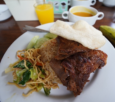 12/31 阿漾河激流泛舟&豬肋排簡餐→舒壓按摩120分鐘 (精油、熱石二選一)→返回別墅稍作休息→雞尾酒時光→鈦美之夜~別墅BBQ PARTY+酒水飲料+現場DJ+攝影+泳池浮水玩具→跨年倒數、迎接2026