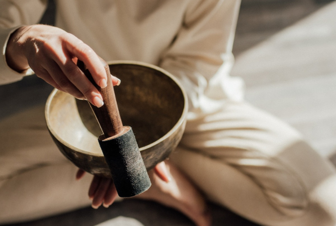 悠閒享用早餐→烏布古法音療體驗90分鐘→烏布皇宮→烏布市集→猴林路漫步→莫里斯河谷餐廳