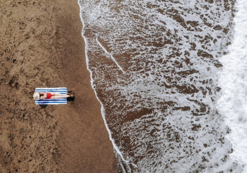 泳池別墅漂浮早餐→紓壓精油按摩120分鐘→長谷CANGGU~年輕人的波希米亞天堂;推薦走訪本地特色市集、網美咖啡館、海灘俱樂部、風格選品店→醬烤豬肋排