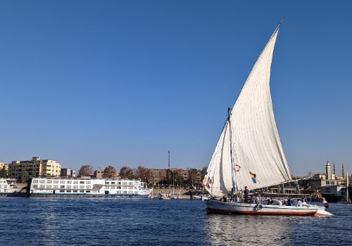 亞斯文大壩&蘇埃友好紀念碑→伊西斯女神-菲萊神殿→五星尼羅河輪登船→搭乘尼羅河風帆船→努比亞村&騎駱駝