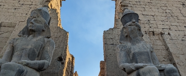 尼羅河輪 (搭馬車前往艾德芙神殿→世界最大神殿群-卡納克神殿→路克索神殿)