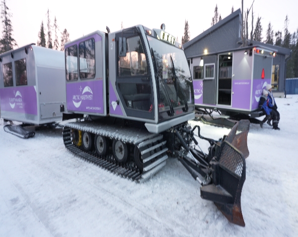玻璃屋 → 洛斯托國家公園(礦產體驗) → 民宿 → 極光之夜