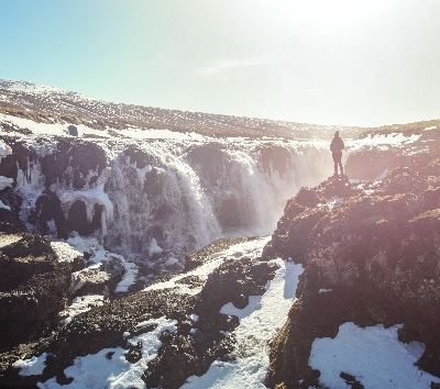 DAY7 米湖地熱谷→眾神瀑布→阿克萊里賞鯨船之旅(自費) 或 阿克萊里自由活動→極光之夜