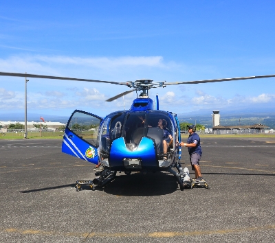 自由活動 或是 自費參加Napali Coast浮潛行程 或是 直升機行程→四點半前回到碼頭、準備啟航往歐胡島)