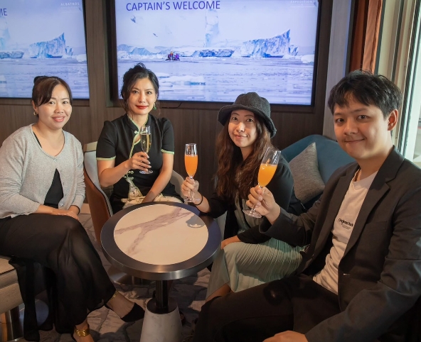 12/19 穿越德瑞克海峽【航海日-船長之夜】