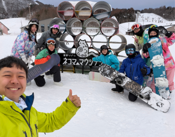 快樂滑雪日 (安排專業教練五小時教學課程)&結訓紀念