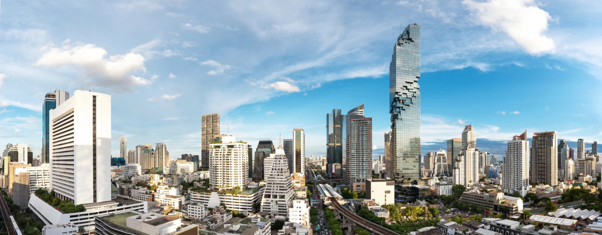 04/10 台北→曼谷→泰式經典小吃→中央世界購物商場 CENTRALWORLD(推薦金箔泰奶、美食街小吃)→朱拉隆功大學美食一條街(推薦金浦魚粥、古早味冬蔭米粉湯)