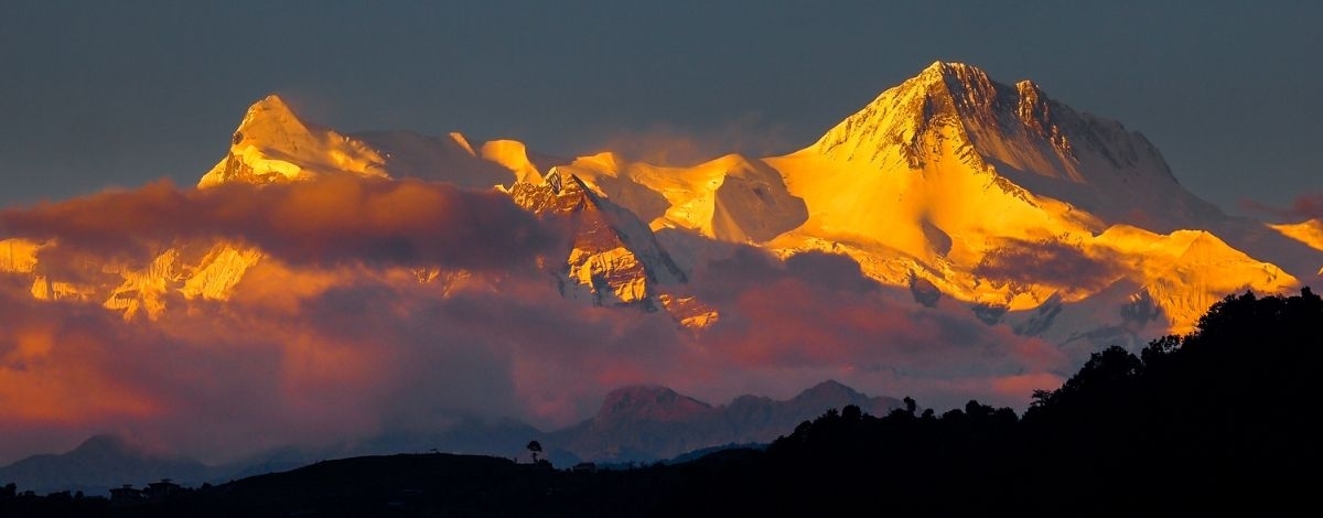 莎朗克山日出、頌缽體驗、午後費娃湖畔~嬉皮街自由活動