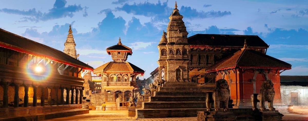 波卡拉 - (國內段班機) - 加德滿都 - 帕坦王宮廣場和Swayambhunath(猴廟)