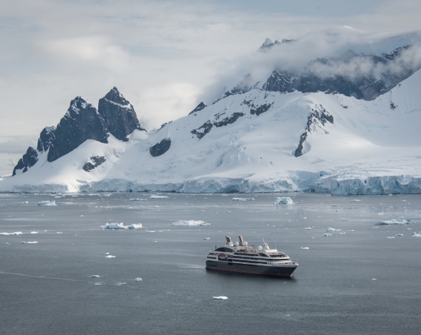 12/20 穿越德瑞克海峽【航海日】