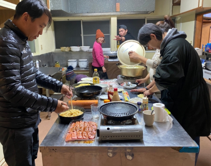 快樂滑雪日 (安排專業教練五小時教學課程)&結訓紀念