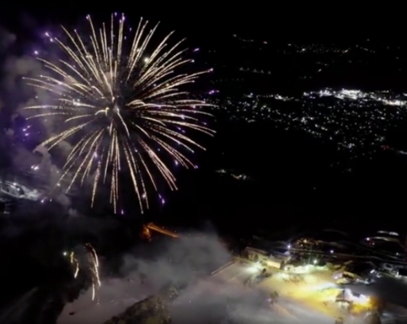 早餐時光→豬苗代滑雪場→分組上課 (五小時課程) (有遇到雪場雪煙火&夜滑喔)