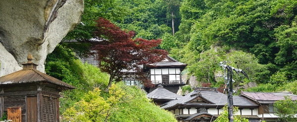 立山寺→蕎麥麵定食→銀山溫泉→溫泉飯店料理