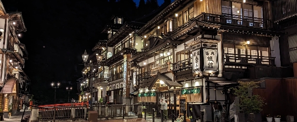 立山寺→蕎麥麵定食→銀山溫泉→溫泉飯店料理