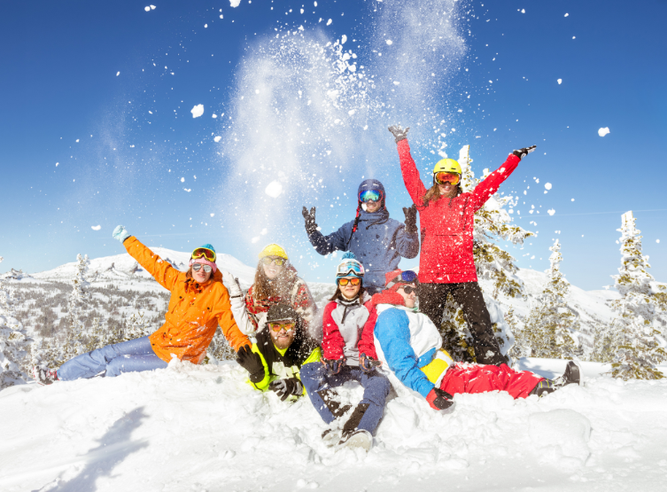 早餐時光→集合前往雪場試裝→分組上課 (五小時課程)