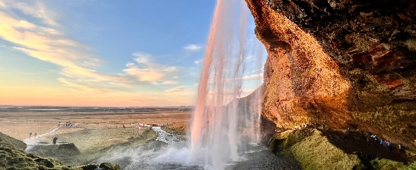 DAY4 賽爾福斯→塞里雅蘭瀑布→斯科加瀑布→黑沙灘(飛機殘骸/玄武岩壁) →維克→極光之夜