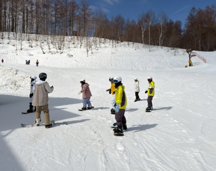 快樂滑雪日 (安排專業教練五小時教學課程)